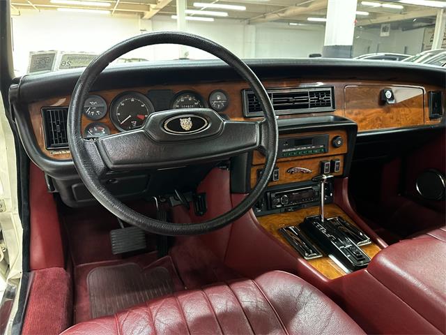 1987 Jaguar XJ (CC-2103298) for sale in Huntington Station, New York