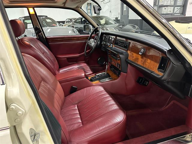 1987 Jaguar XJ (CC-2103298) for sale in Huntington Station, New York