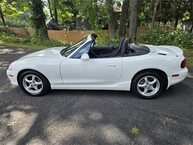2002 Mazda MX-5 Miata (CC-2103364) for sale in Canton, Ohio