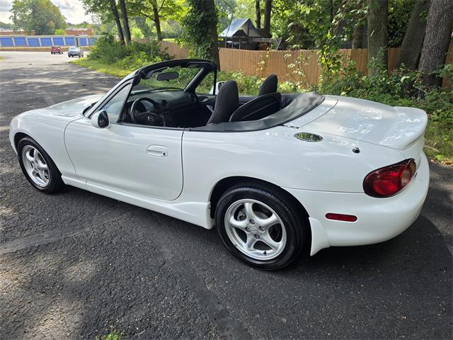 2002 Mazda MX-5 Miata (CC-2103364) for sale in Canton, Ohio