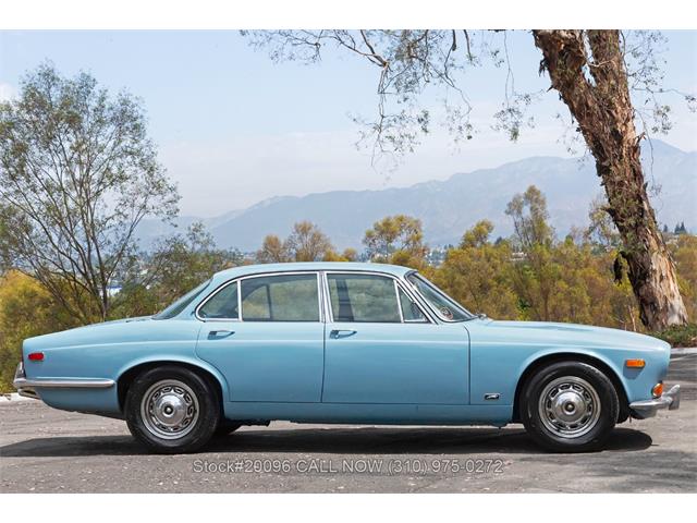 1971 Jaguar XJ6 (CC-2100342) for sale in Beverly Hills, California