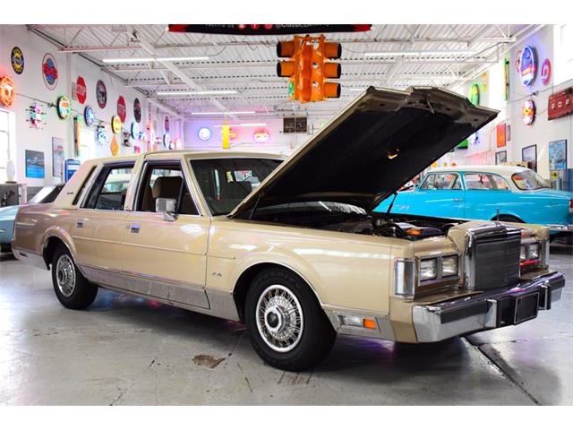 1988 Lincoln Town Car (CC-2100035) for sale in Wayne, Michigan