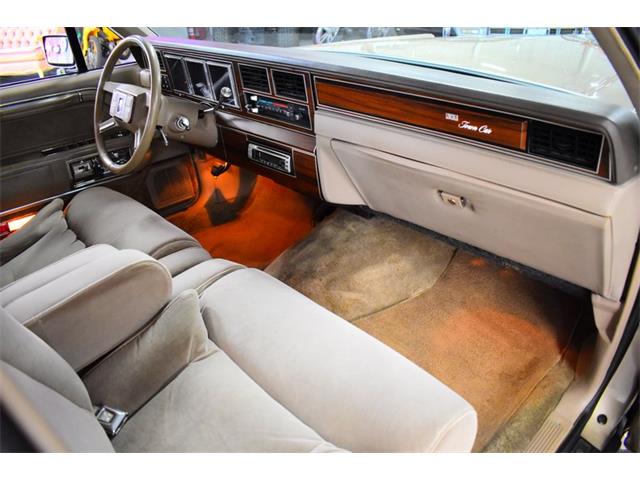 1988 Lincoln Town Car (CC-2100035) for sale in Wayne, Michigan