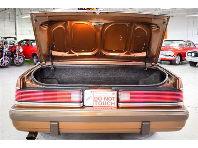 1986 Chrysler LeBaron (CC-2103607) for sale in Wayne, Michigan