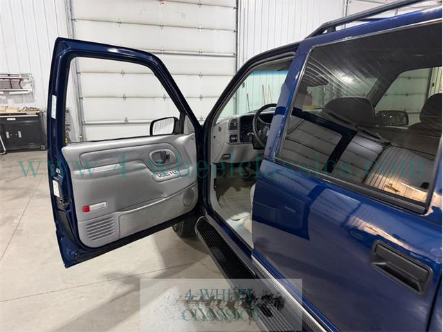 1999 Chevrolet Suburban (CC-2104336) for sale in Holland , Michigan
