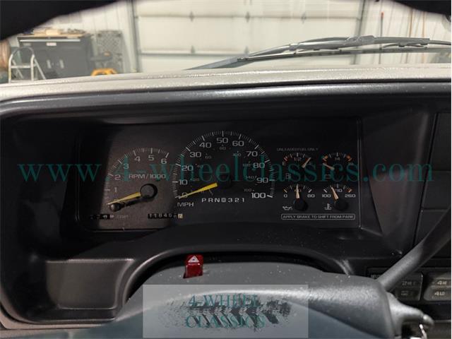 1999 Chevrolet Suburban (CC-2104336) for sale in Holland , Michigan