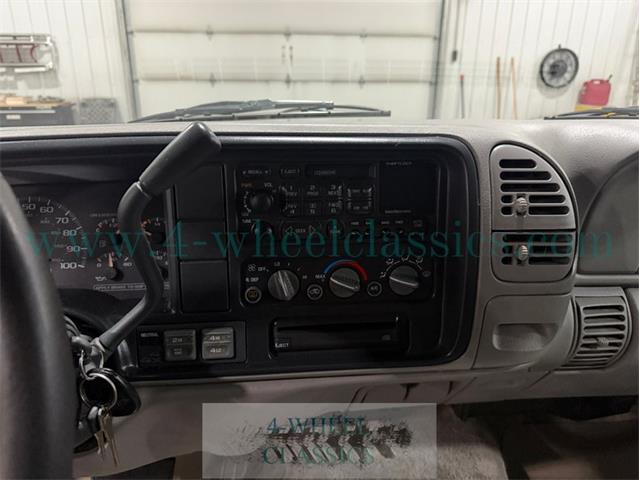 1999 Chevrolet Suburban (CC-2104336) for sale in Holland , Michigan
