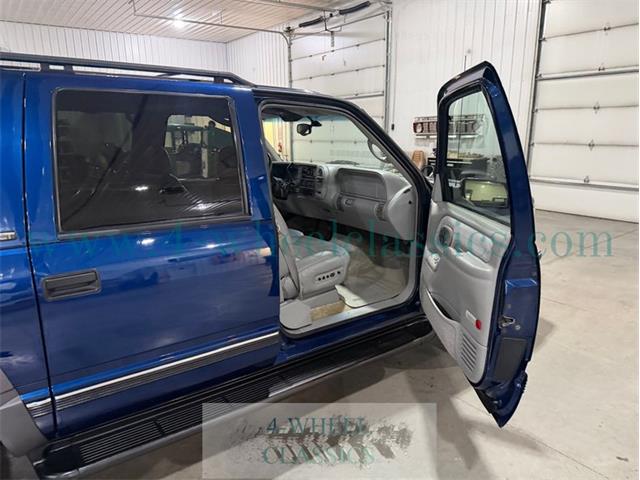 1999 Chevrolet Suburban (CC-2104336) for sale in Holland , Michigan