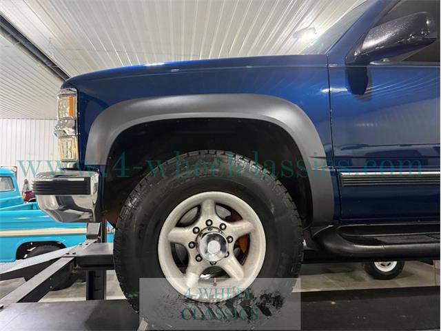 1999 Chevrolet Suburban (CC-2104336) for sale in Holland , Michigan