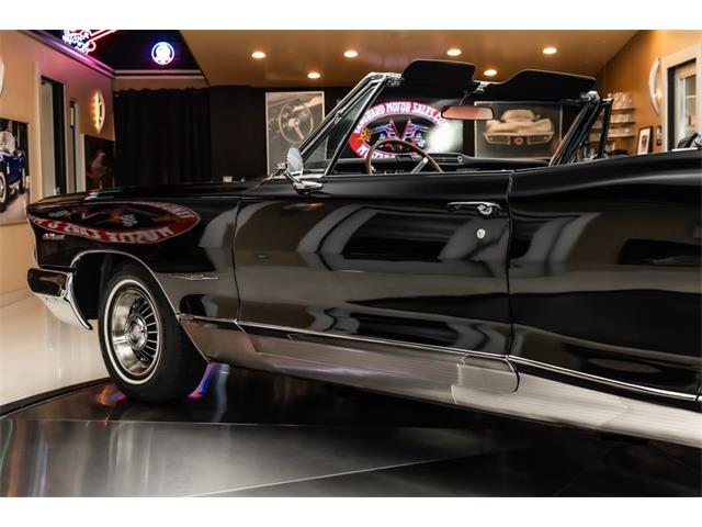 1965 Pontiac Bonneville (CC-2104449) for sale in Plymouth, Michigan
