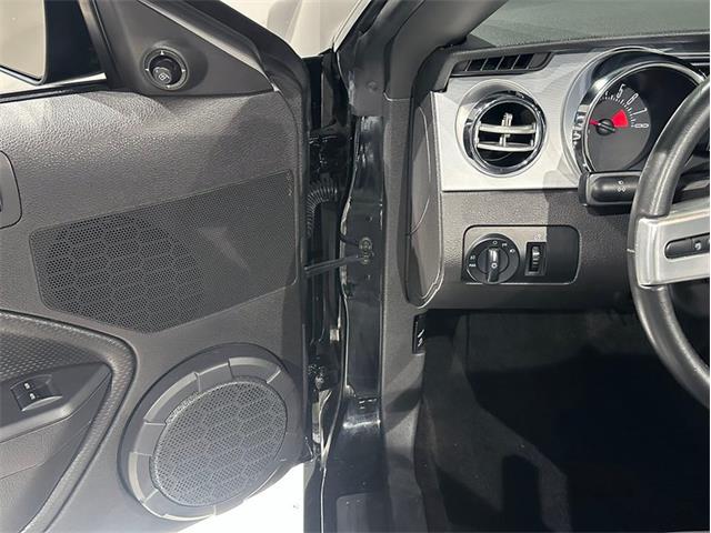2005 Ford Mustang (CC-2104452) for sale in Depew, New York