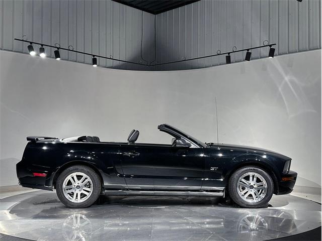 2005 Ford Mustang (CC-2104452) for sale in Depew, New York
