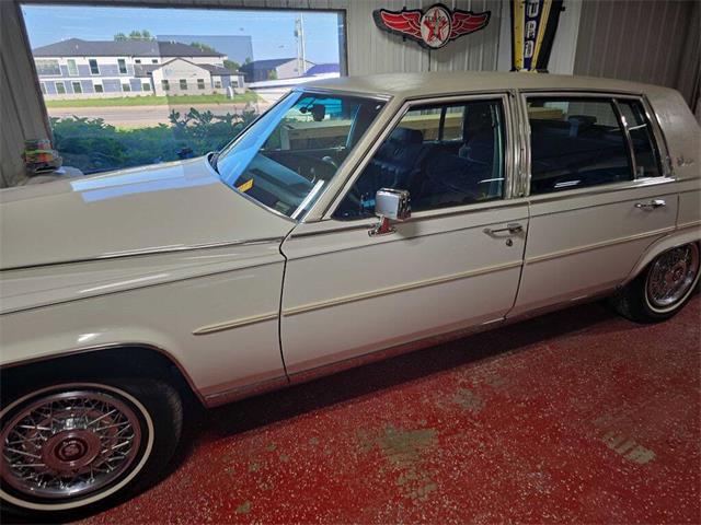 1986 Cadillac Fleetwood Brougham (CC-2104933) for sale in Spirit Lake, Iowa
