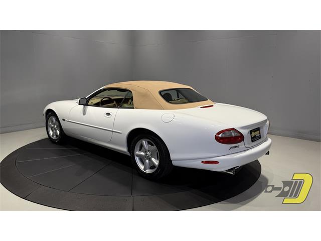 1997 Jaguar XK8 (CC-2104979) for sale in Manitowoc, Wisconsin