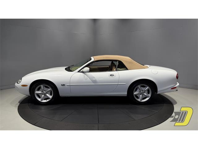 1997 Jaguar XK8 (CC-2104979) for sale in Manitowoc, Wisconsin