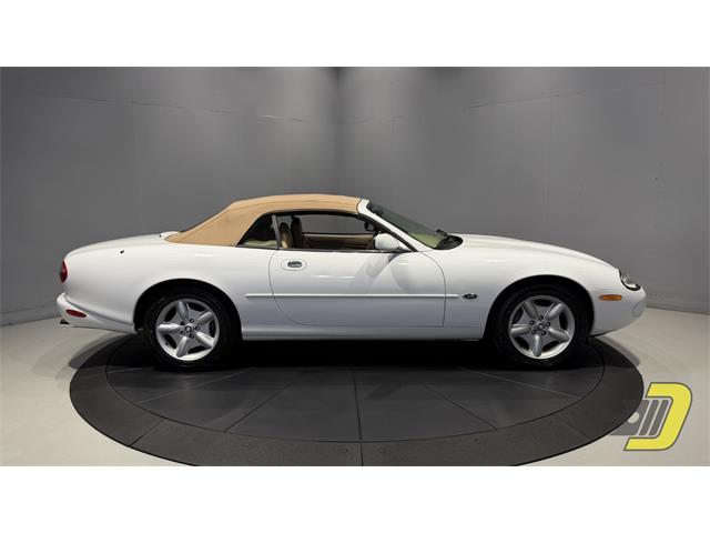 1997 Jaguar XK8 (CC-2104979) for sale in Manitowoc, Wisconsin