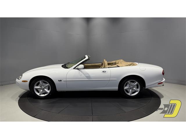 1997 Jaguar XK8 (CC-2104979) for sale in Manitowoc, Wisconsin