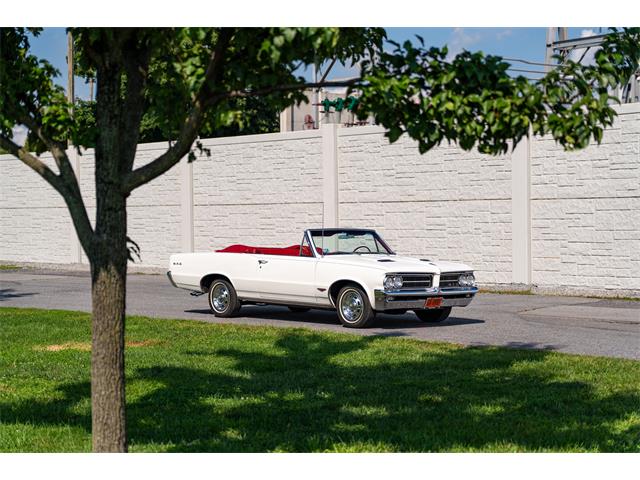 1964 Pontiac GTO "Tri-Power 4-Speed" (CC-2104980) for sale in Allentown, Pennsylvania