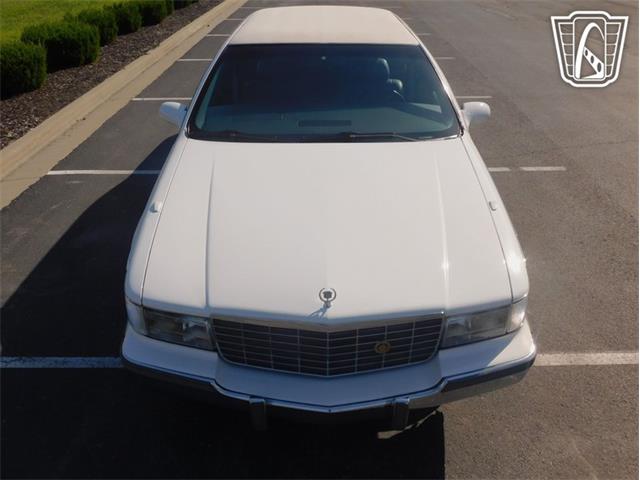 1995 Cadillac Fleetwood (CC-2105411) for sale in Olathe, Kansas