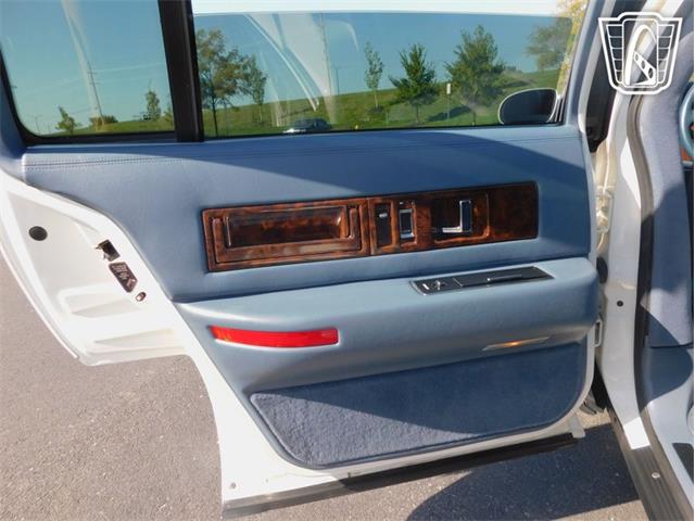 1995 Cadillac Fleetwood (CC-2105411) for sale in Olathe, Kansas