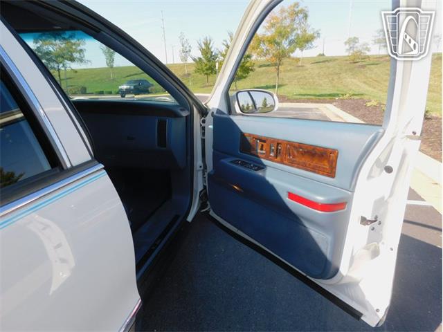 1995 Cadillac Fleetwood (CC-2105411) for sale in Olathe, Kansas