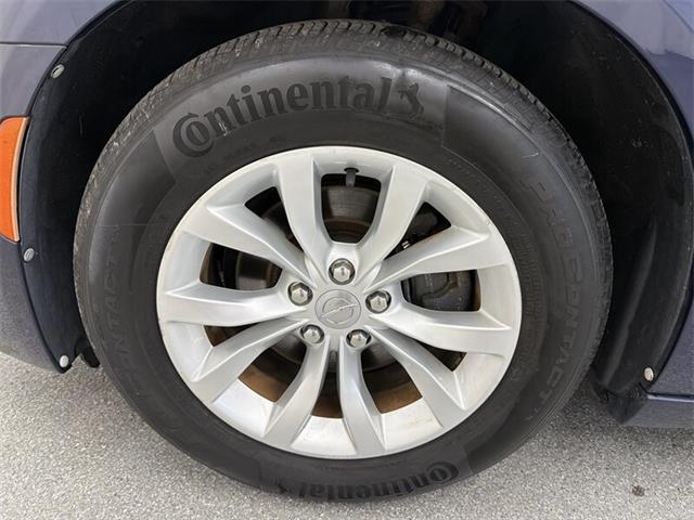 2015 Chrysler 300 (CC-2100563) for sale in Spring City, Pennsylvania
