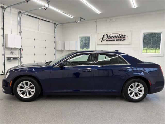 2015 Chrysler 300 (CC-2100563) for sale in Spring City, Pennsylvania