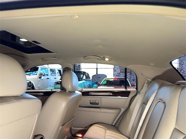 2007 Lincoln Town Car (CC-2106027) for sale in Reading, Pennsylvania