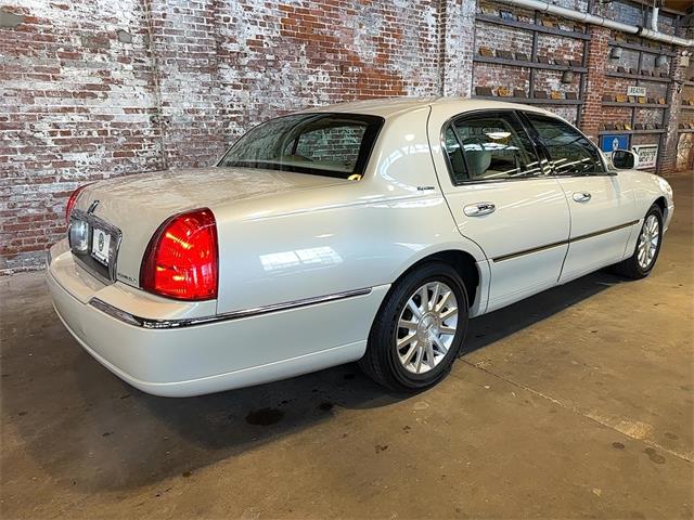 2007 Lincoln Town Car (CC-2106027) for sale in Reading, Pennsylvania