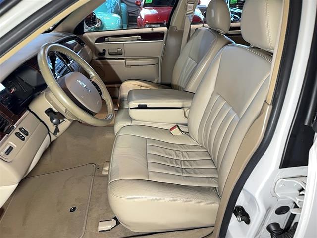 2007 Lincoln Town Car (CC-2106027) for sale in Reading, Pennsylvania