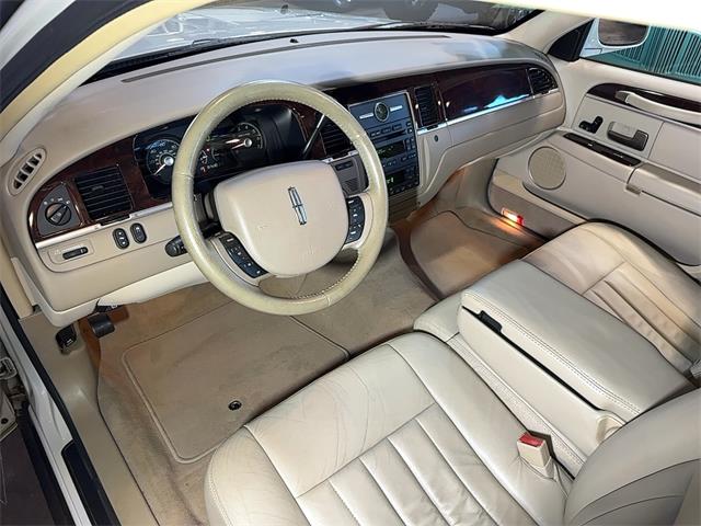 2007 Lincoln Town Car (CC-2106027) for sale in Reading, Pennsylvania