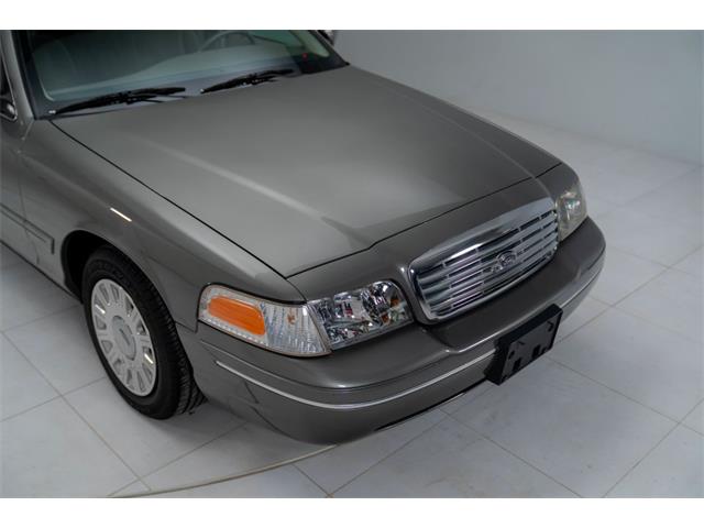 2003 Ford Crown Victoria (CC-2106362) for sale in Saratoga Springs, New York