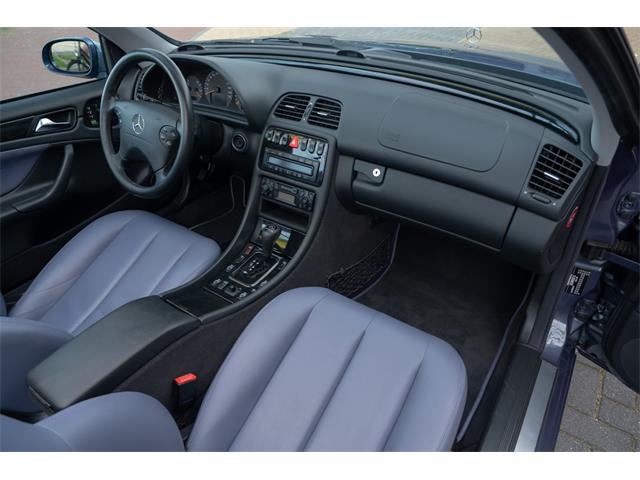 2000 Mercedes-Benz 320 (CC-2106881) for sale in Katwijk, Netherlands