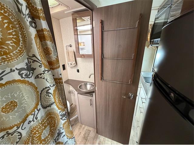 2017 Winnebago Adventurer (CC-2106888) for sale in Columbus, Ohio