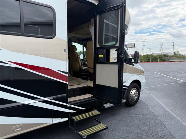 2017 Winnebago Adventurer (CC-2106888) for sale in Columbus, Ohio