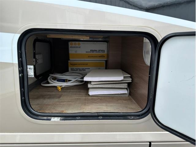 2017 Winnebago Adventurer (CC-2106888) for sale in Columbus, Ohio