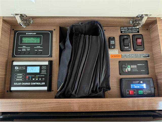 2017 Winnebago Adventurer (CC-2106888) for sale in Columbus, Ohio