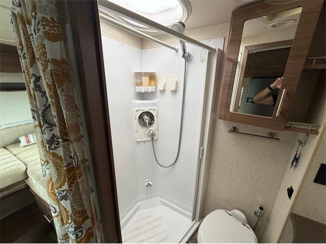2017 Winnebago Adventurer (CC-2106888) for sale in Columbus, Ohio