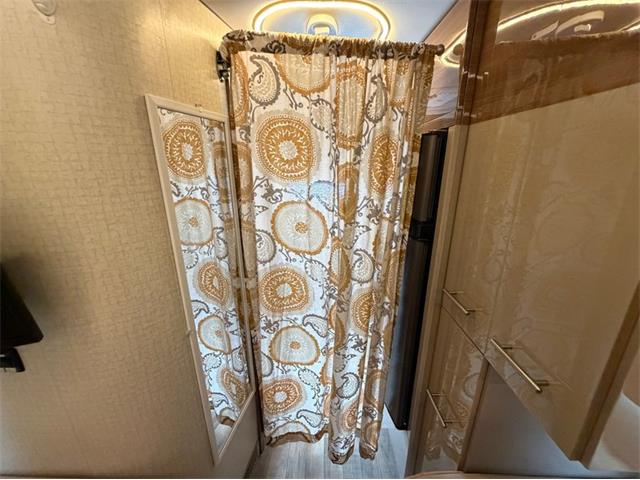 2017 Winnebago Adventurer (CC-2106888) for sale in Columbus, Ohio