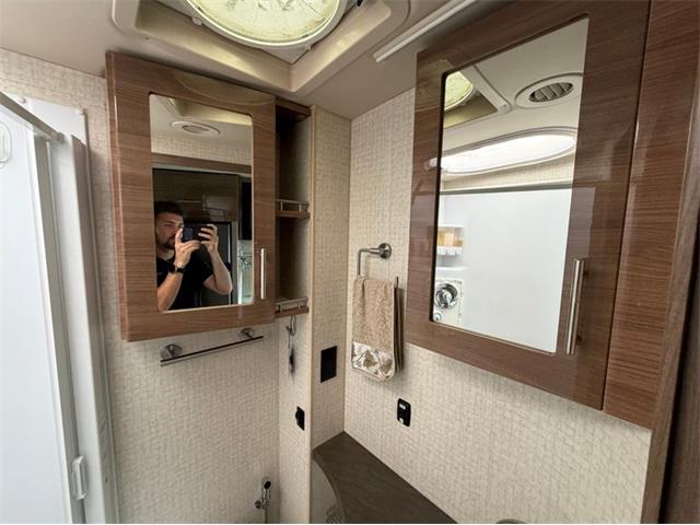2017 Winnebago Adventurer (CC-2106888) for sale in Columbus, Ohio