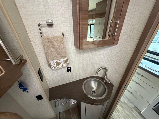 2017 Winnebago Adventurer (CC-2106888) for sale in Columbus, Ohio