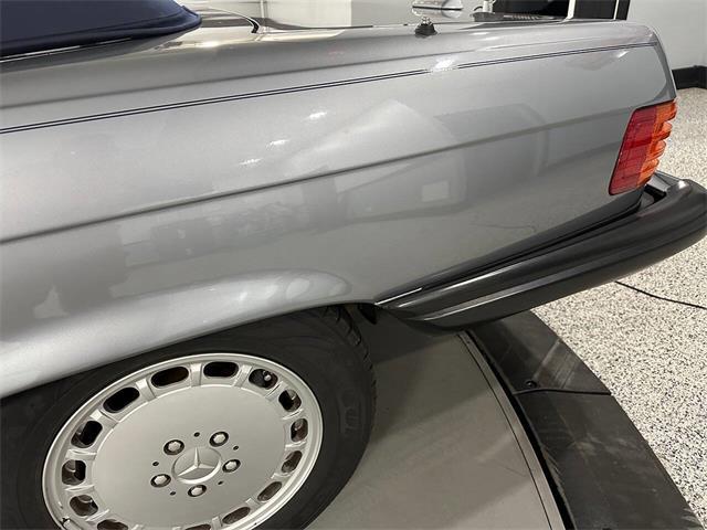 1988 Mercedes-Benz 560 (CC-2106916) for sale in McDonald, Pennsylvania