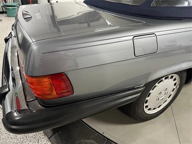 1988 Mercedes-Benz 560 (CC-2106916) for sale in McDonald, Pennsylvania