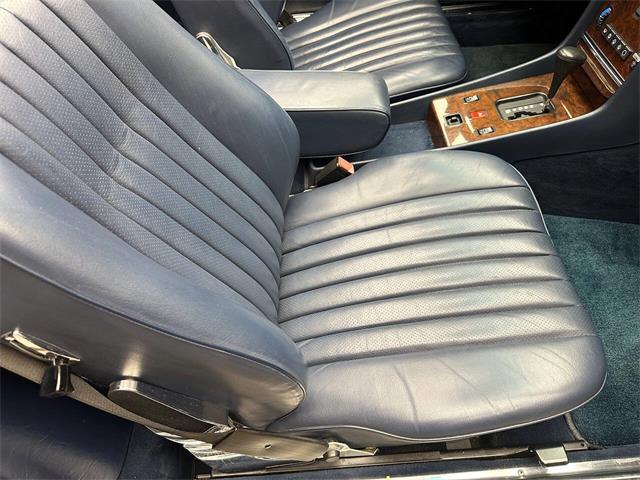 1988 Mercedes-Benz 560 (CC-2106916) for sale in McDonald, Pennsylvania