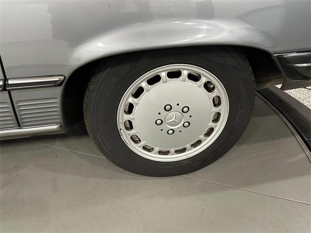 1988 Mercedes-Benz 560 (CC-2106916) for sale in McDonald, Pennsylvania