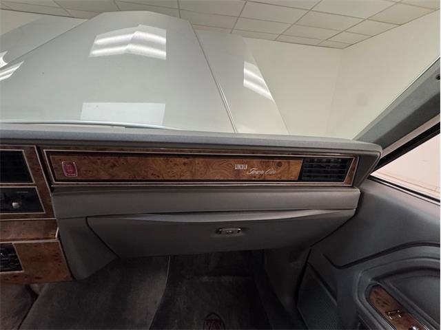 1986 Lincoln Town Car (CC-2107357) for sale in Morgantown, Pennsylvania