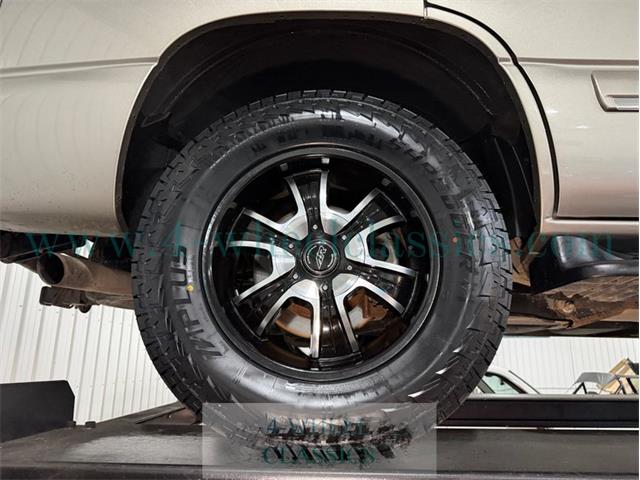 2001 Chevrolet Tahoe (CC-2107804) for sale in Holland , Michigan