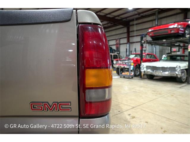 2001 GMC Sierra (CC-2108312) for sale in Kentwood, Michigan