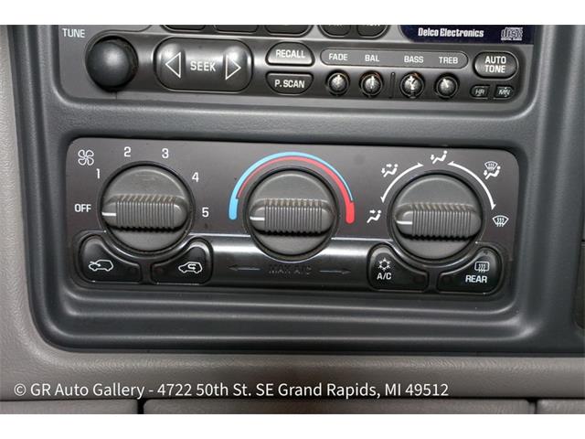 2001 GMC Sierra (CC-2108312) for sale in Kentwood, Michigan