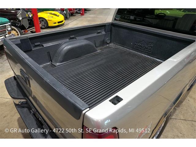 2001 GMC Sierra (CC-2108312) for sale in Kentwood, Michigan